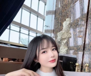 罗湖#娜娜 美艳人妻，岛国优优白石妈feel，真全包夹肠，可以冲爆！
